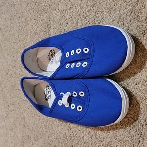 Blue flat sneakers